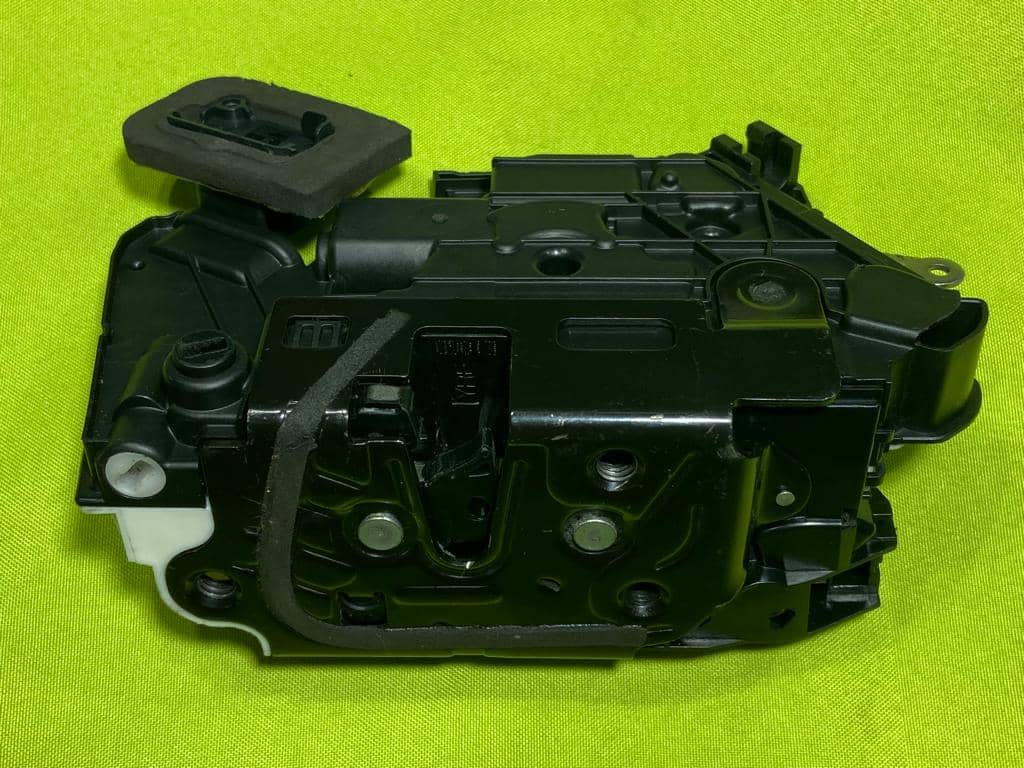 FECHADURA ELÉTRICA - TRASEIRO ESQUERDO - VW JETTA (5K4839015R) - Imagem 4