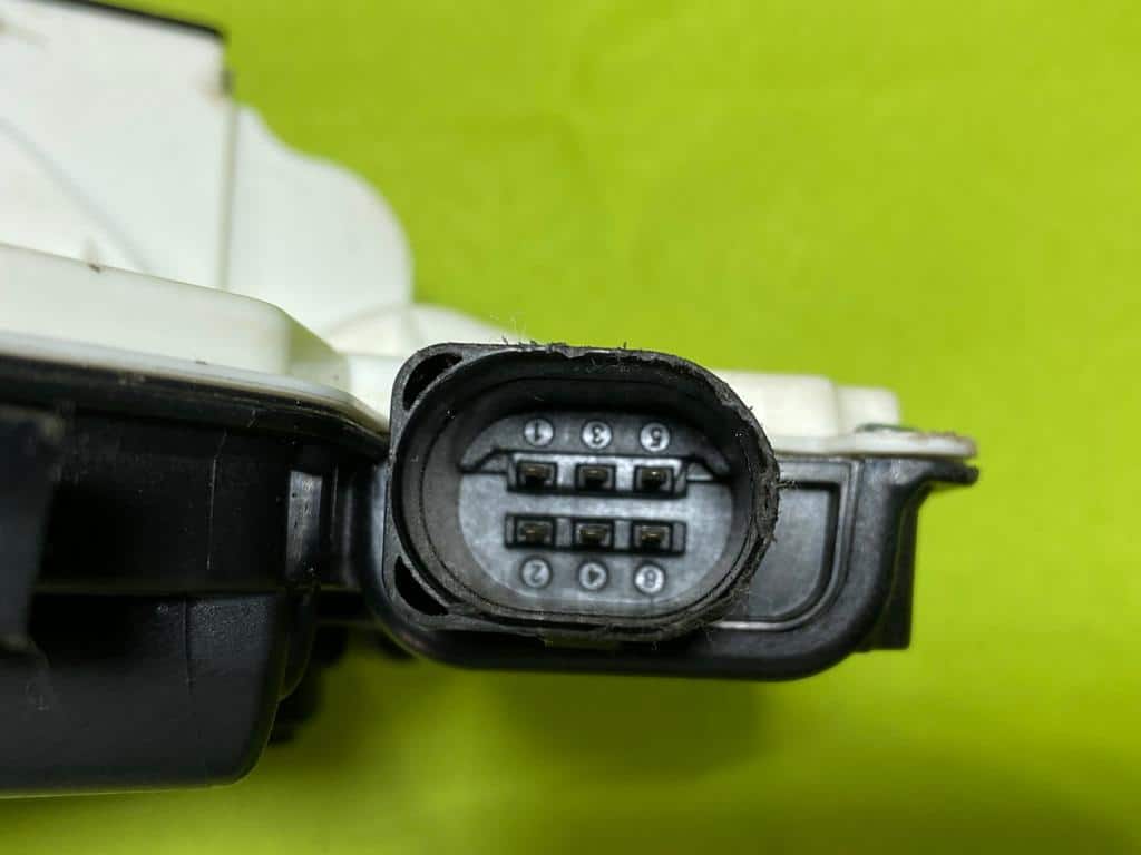 FECHADURA ELÉTRICA - TRASEIRO DIREITO - VW AMAROK (5N0839016G) - Imagem 3
