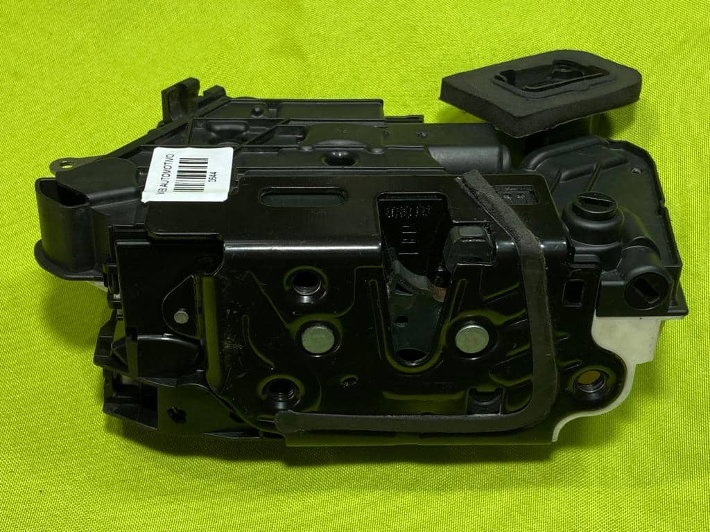 FECHADURA ELÉTRICA - TRASEIRO DIREITO - VW JETTA (5K4839016F) - Imagem 5