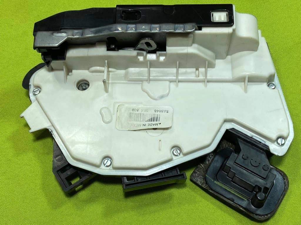 FECHADURA ELÉTRICA - TRASEIRO DIREITO - VW JETTA (5K4839016F) - Imagem 3