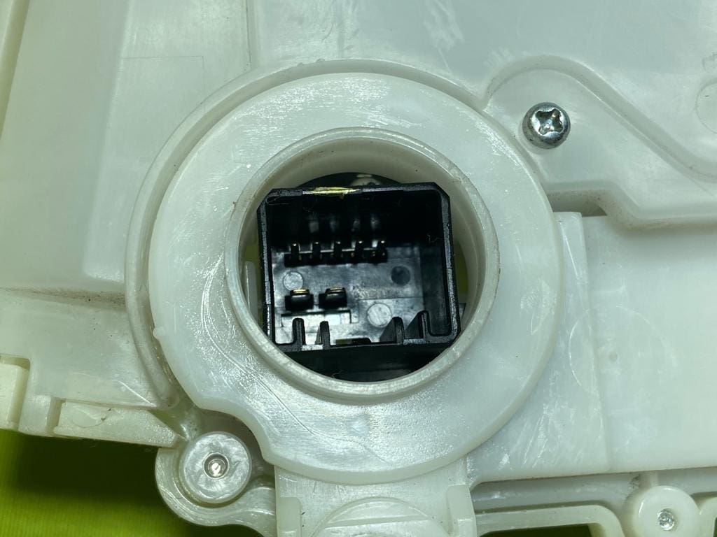 FECHADURA ELÉTRICA - DIANTEIRO DIREITO - HONDA CRV (72110SWAD01) - Imagem 4